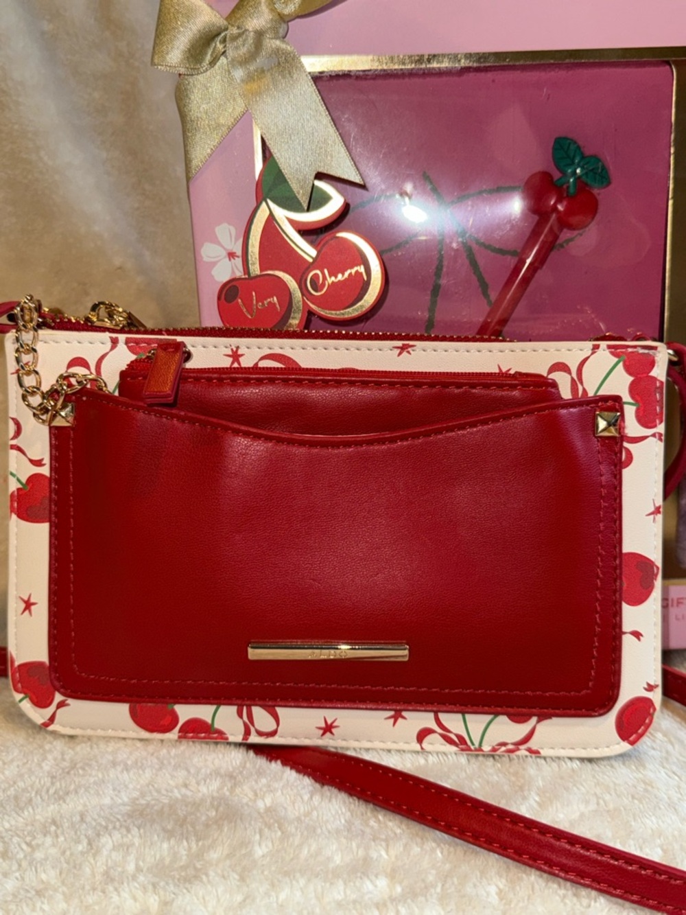 🍒Cherry Bundle! Aldo Cherry Crossbody Bag, Piper K Charm, & Very Cherry Gift Set - Picture 5 of 14